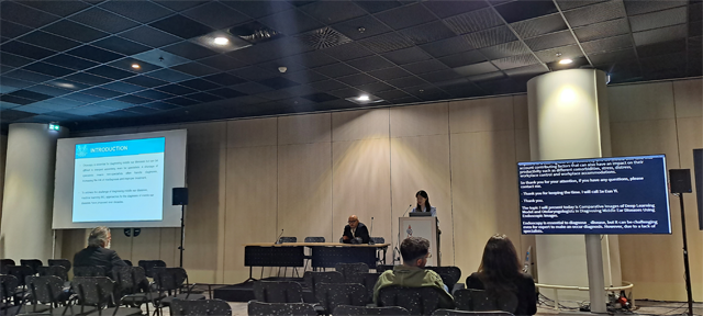 사진 4. 떨리는 첫 구연 발표의 순간